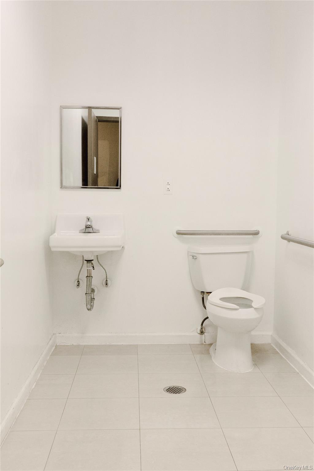 Commercial Lease Parsons  Queens, NY 11355, MLS-982473-14