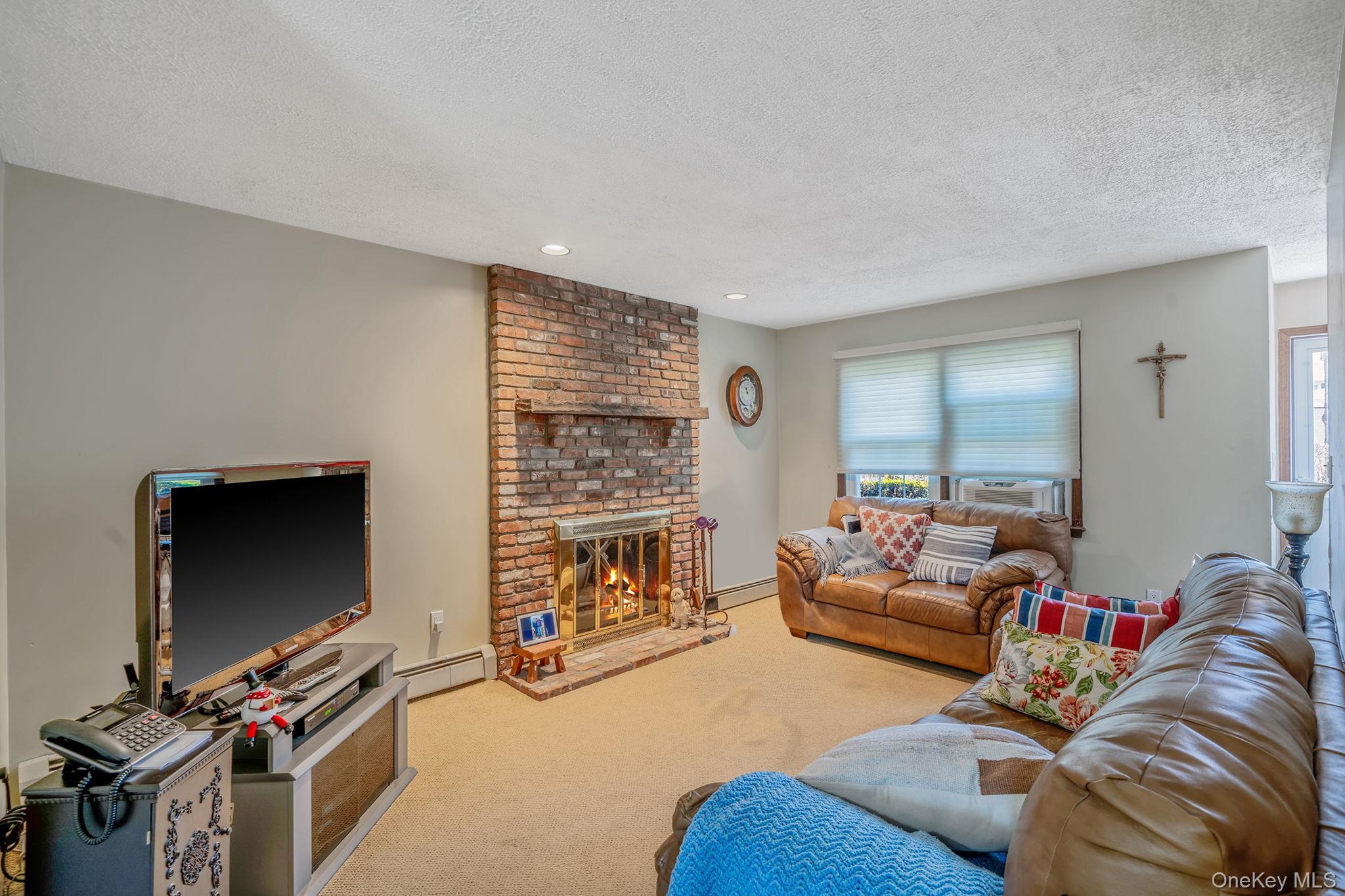 Single Family Ocean  Suffolk County, NY 11942, MLS-982482-4
