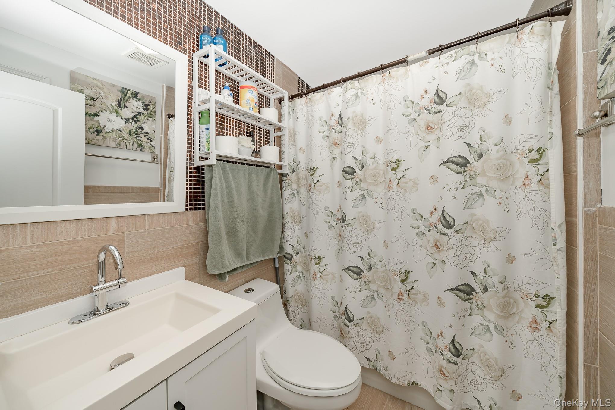 Single Family 26th  Suffolk County, NY 11726, MLS-982500-13