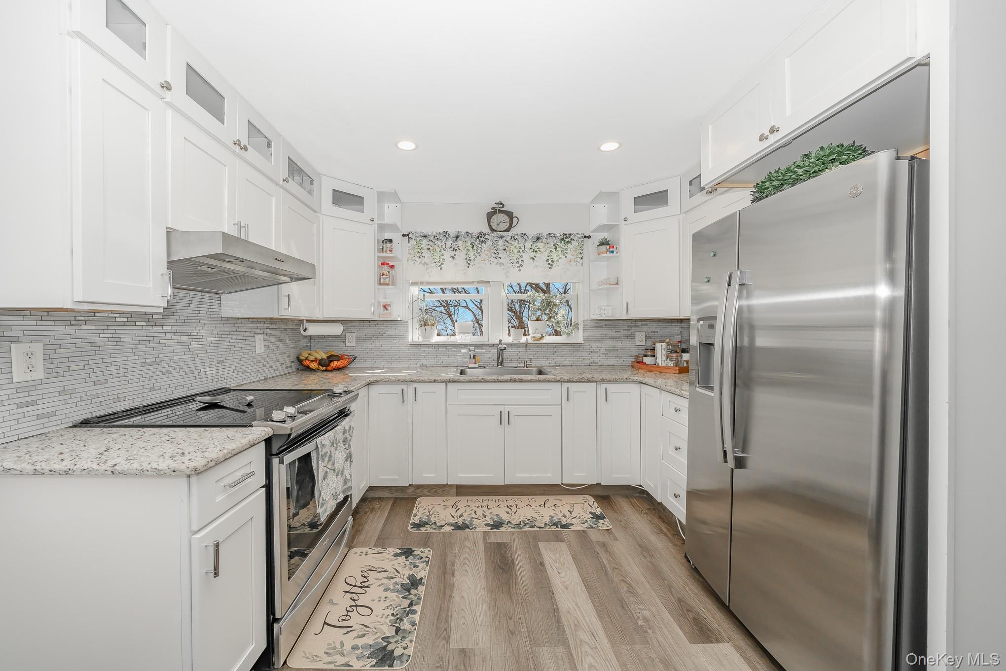 Single Family 26th  Suffolk County, NY 11726, MLS-982500-4