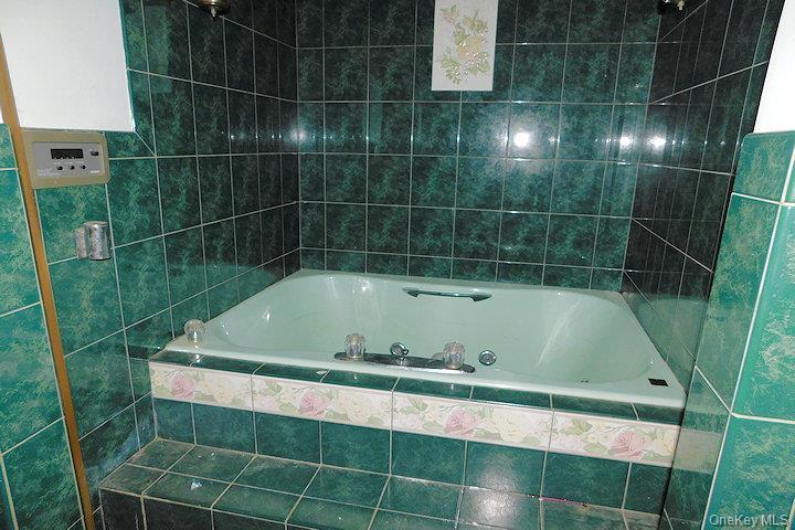 Single Family Salt Point  Dutchess County, NY 12601, MLS-982514-14