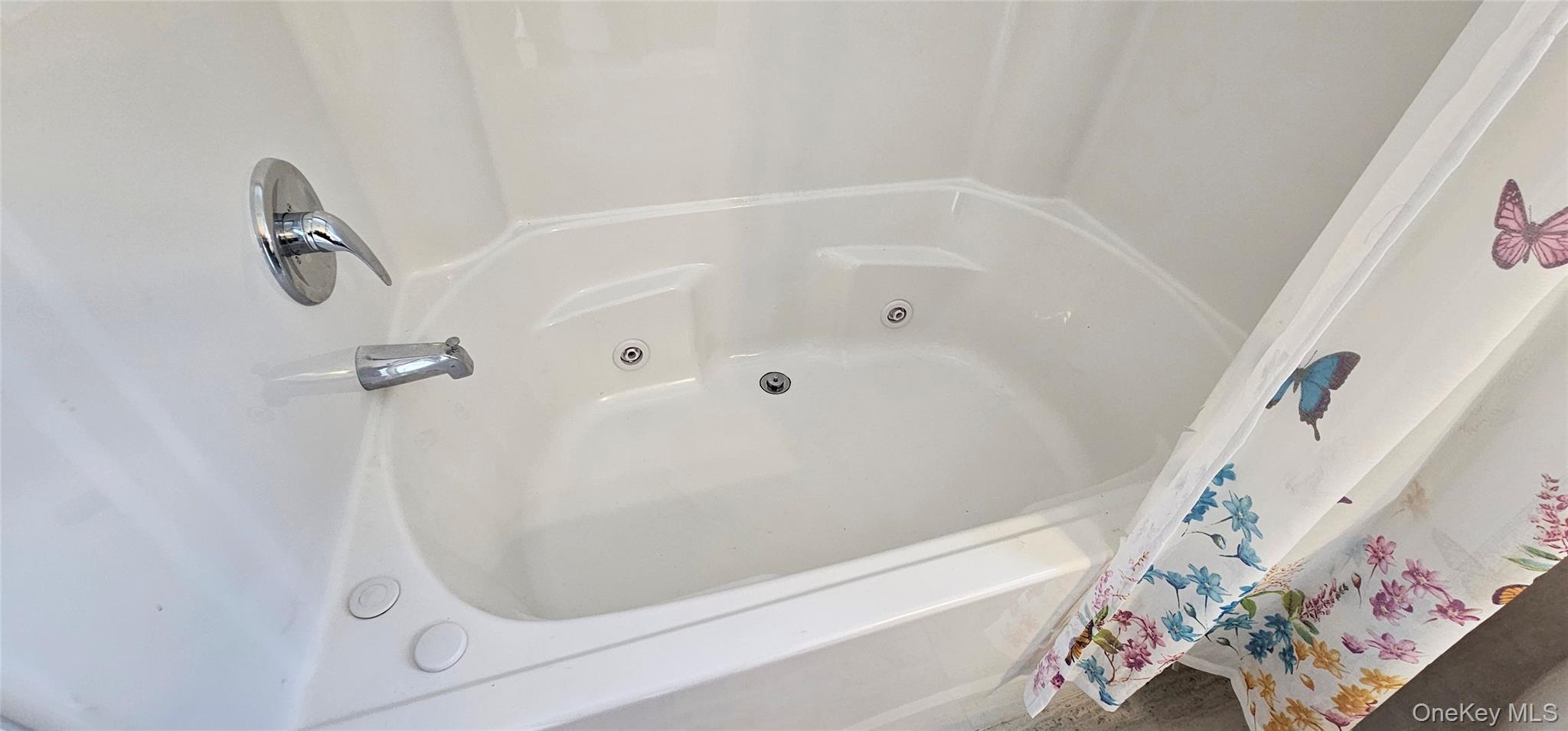 Single Family Riverleigh  Suffolk County, NY 11901, MLS-982528-11