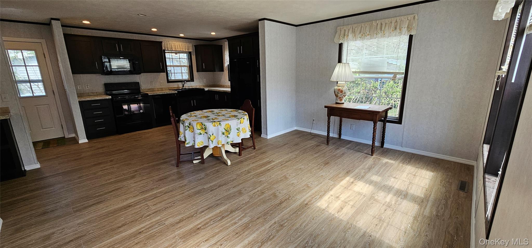 Single Family Riverleigh  Suffolk County, NY 11901, MLS-982528-3