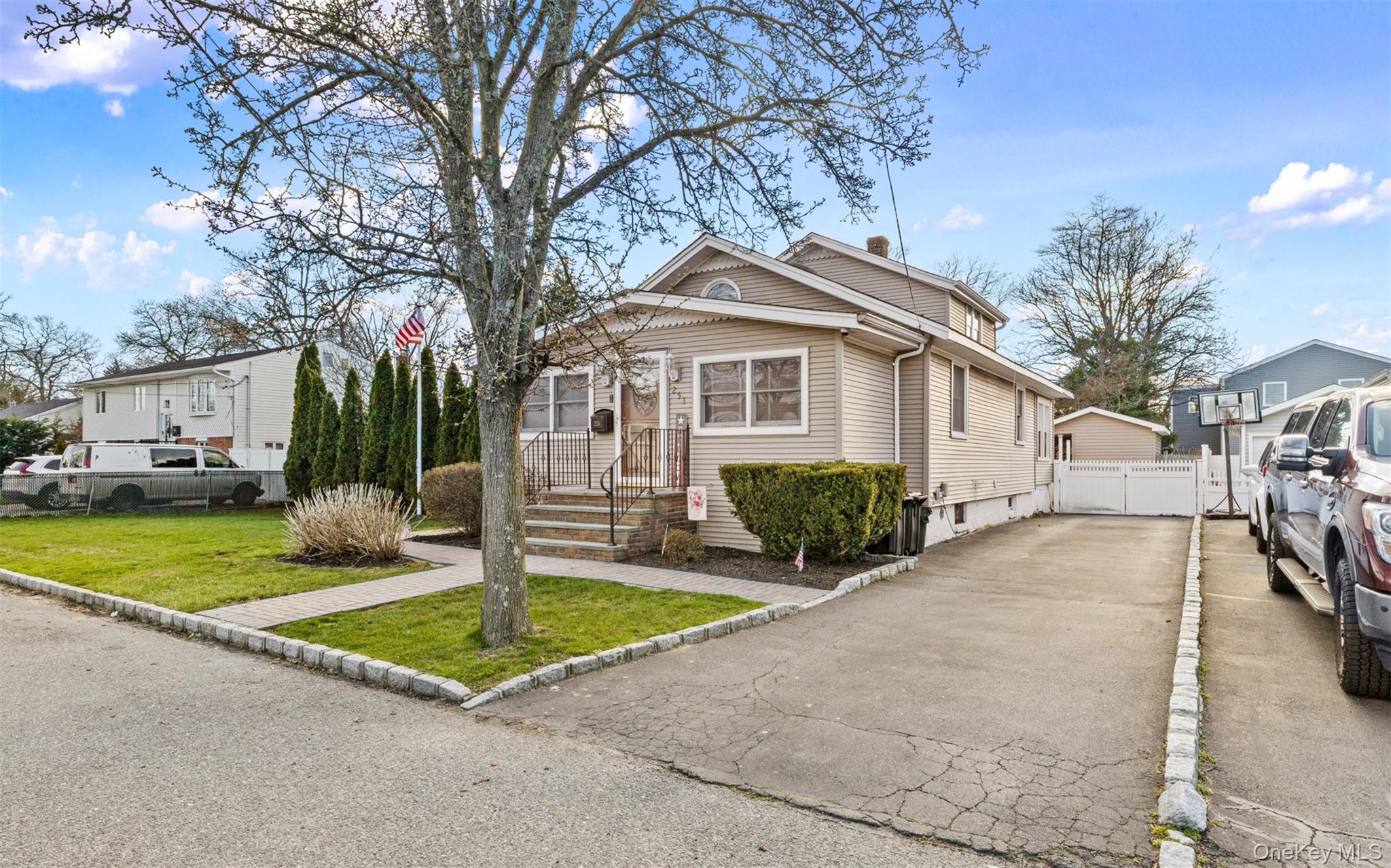 Single Family 7th  Suffolk County, NY 11757, MLS-982532-3