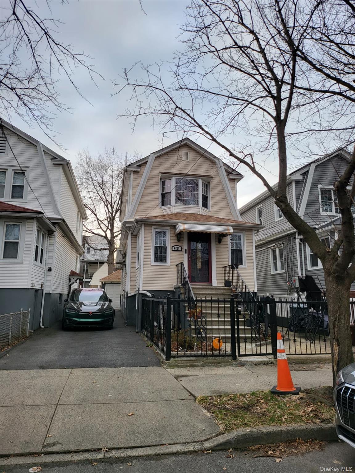 Single Family Gunther  Bronx, NY 10466, MLS-982551-25