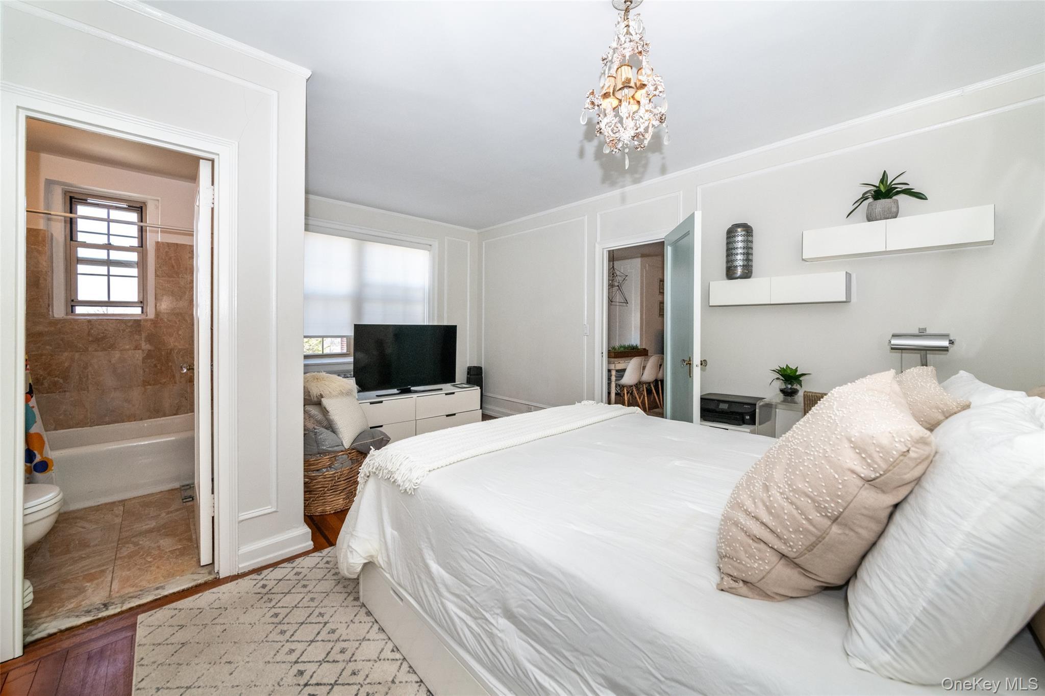 Coop Centre  Westchester County, NY 10805, MLS-982560-9