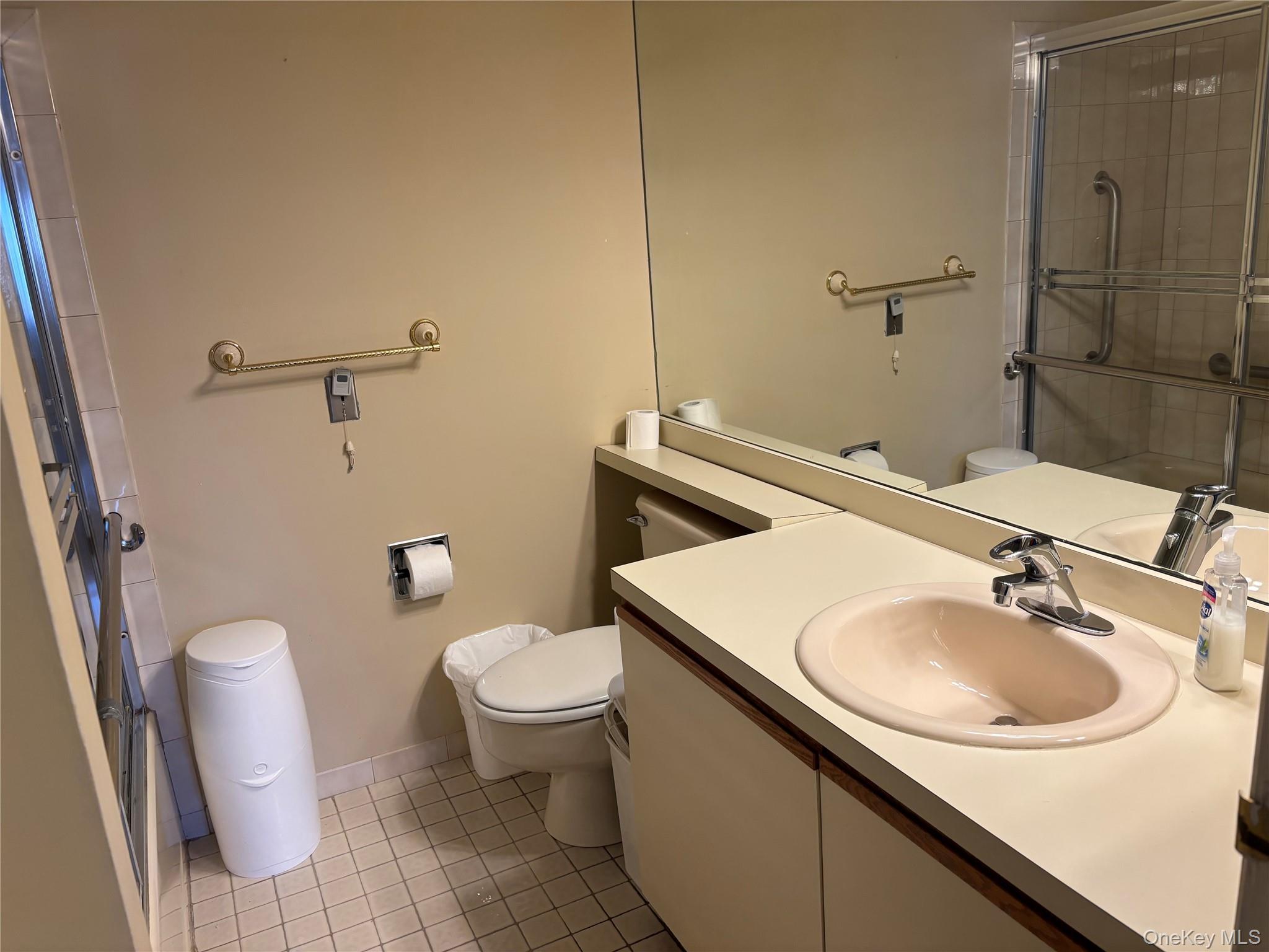 Condo Cambridge Suffolk County, NY 11726, MLS-982565-10