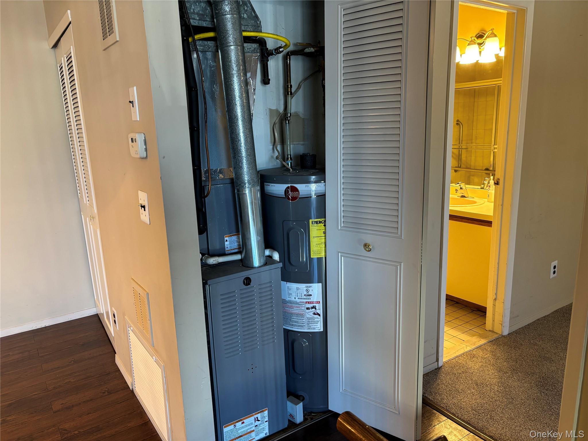 Condo Cambridge Suffolk County, NY 11726, MLS-982565-13