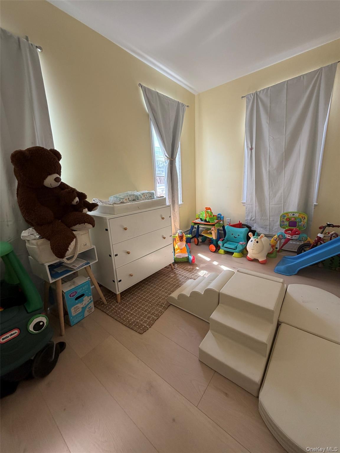 Single Family Lee Street  Queens, NY 11357, MLS-982595-10