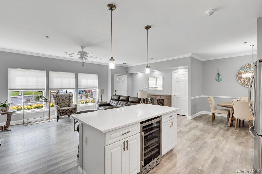 Condo Narragansett Villas  Suffolk County, NY 11757, MLS-982598-11