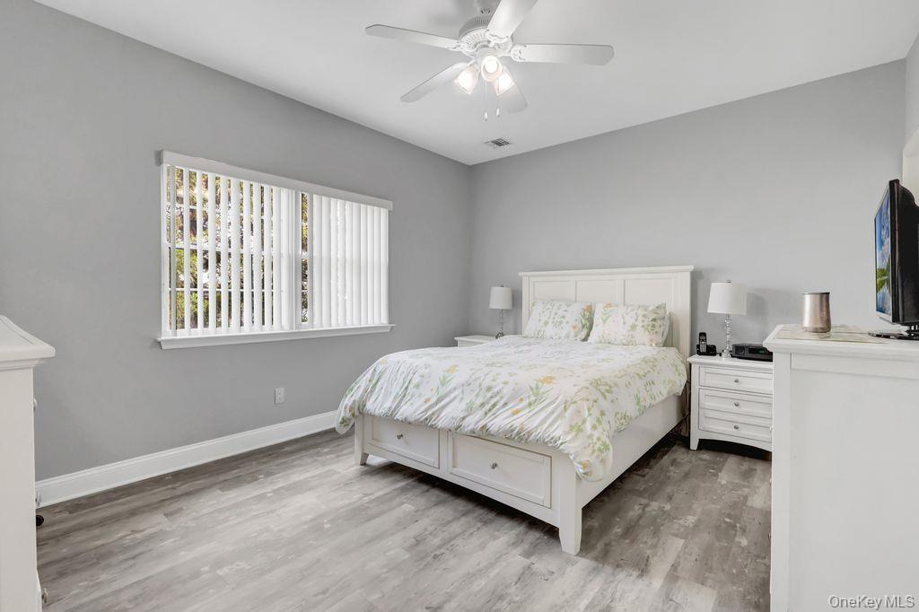 Condo Narragansett Villas  Suffolk County, NY 11757, MLS-982598-17