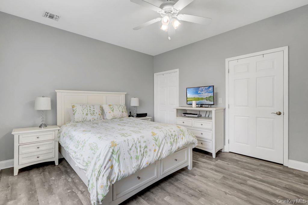 Condo Narragansett Villas  Suffolk County, NY 11757, MLS-982598-18