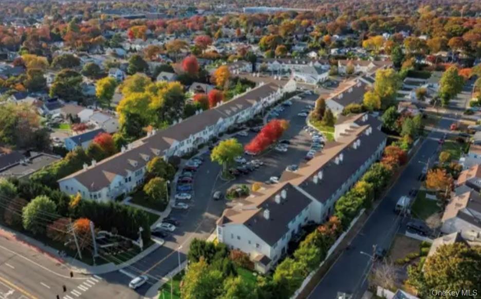 Condo Narragansett Villas  Suffolk County, NY 11757, MLS-982598-25