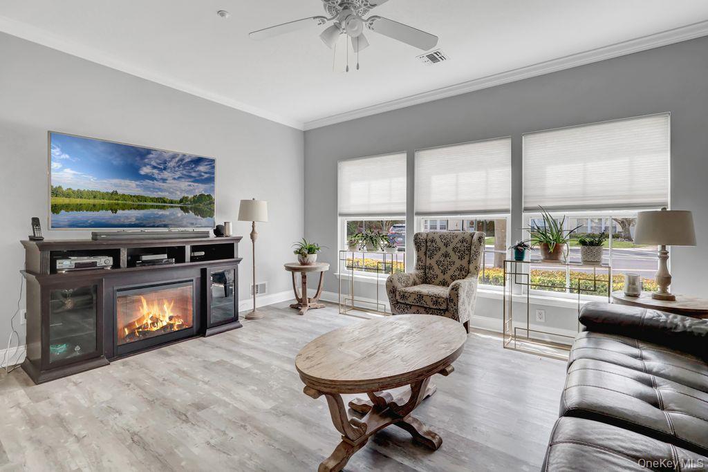 Condo Narragansett Villas  Suffolk County, NY 11757, MLS-982598-5