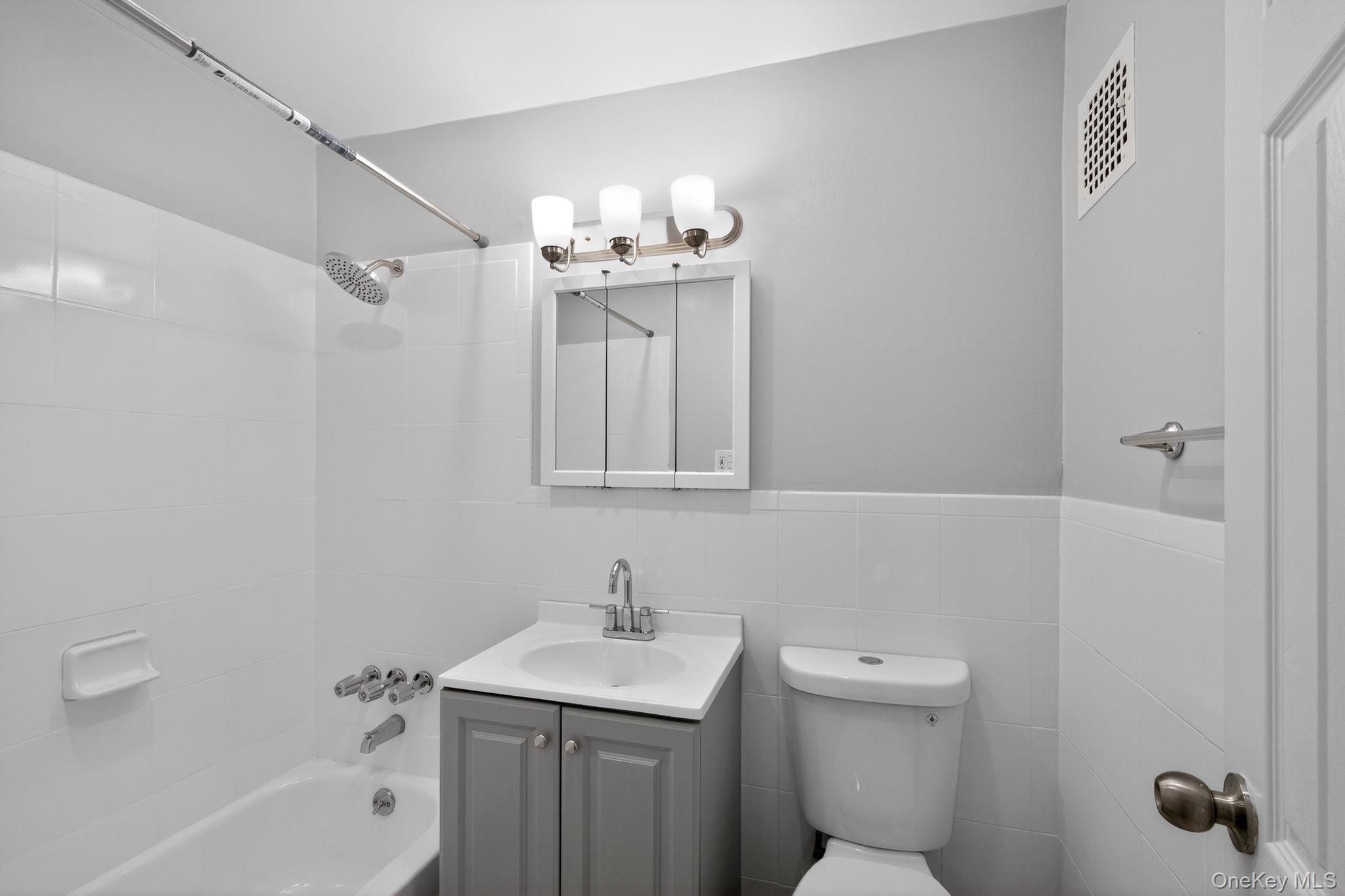 Coop Wendell  Nassau County, NY 11550, MLS-982614-16