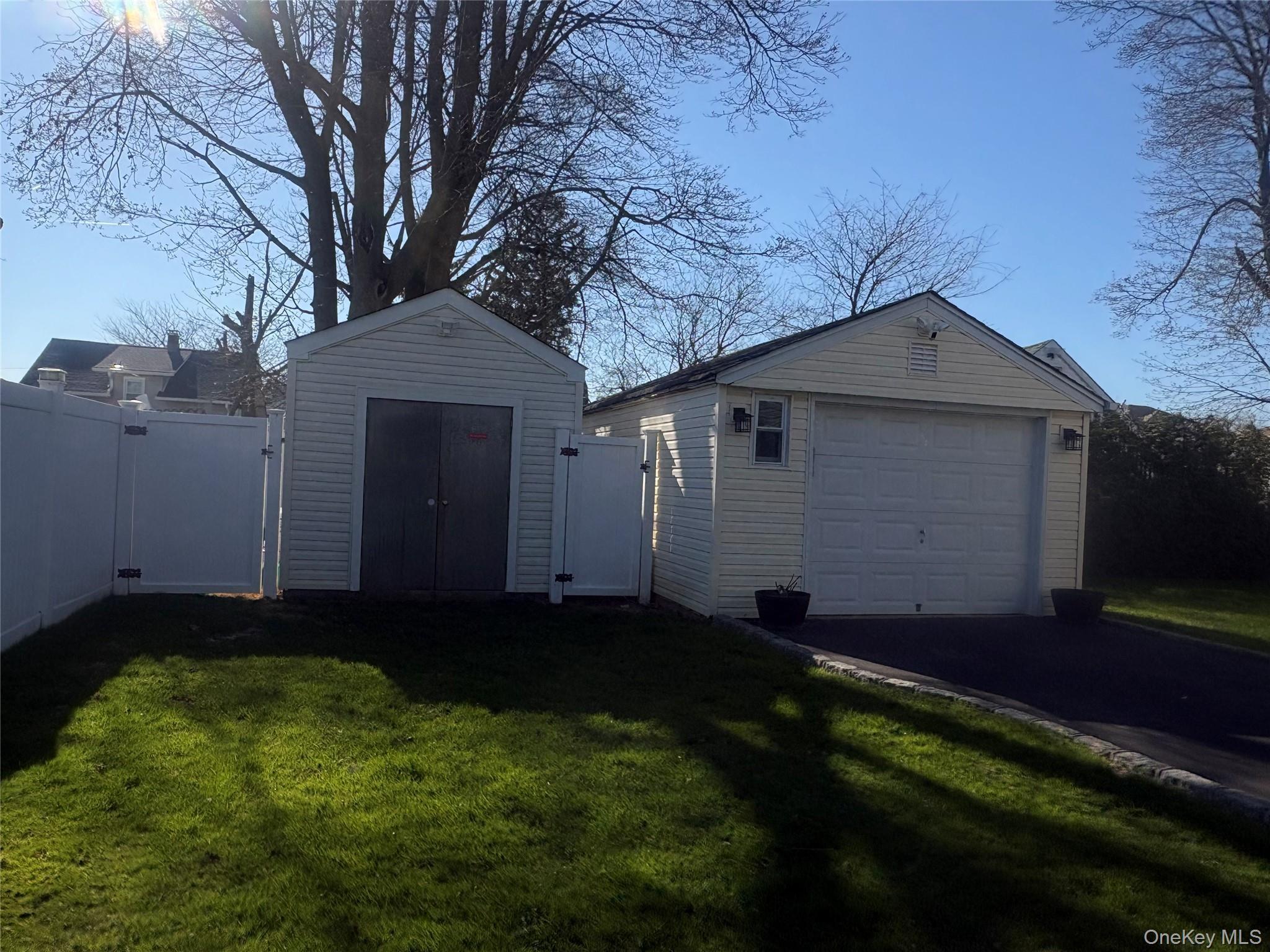 Single Family Rutland  Nassau County, NY 11520, MLS-982622-18