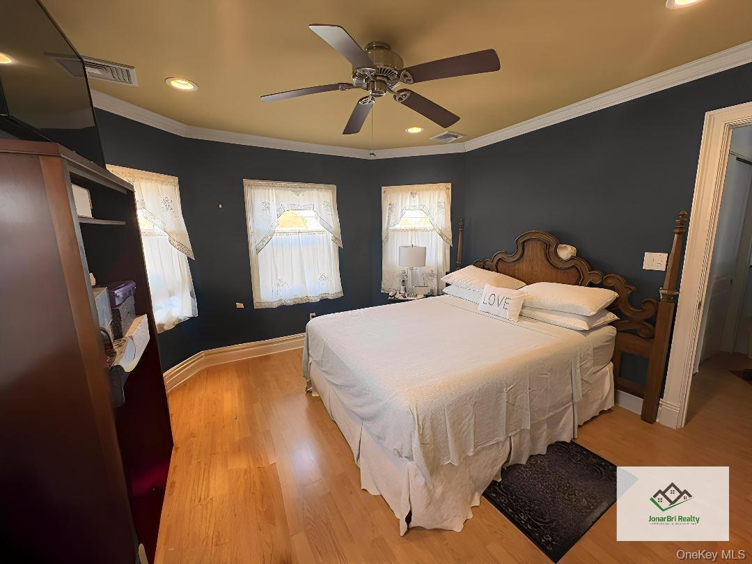 Single Family Rutland  Nassau County, NY 11520, MLS-982622-30