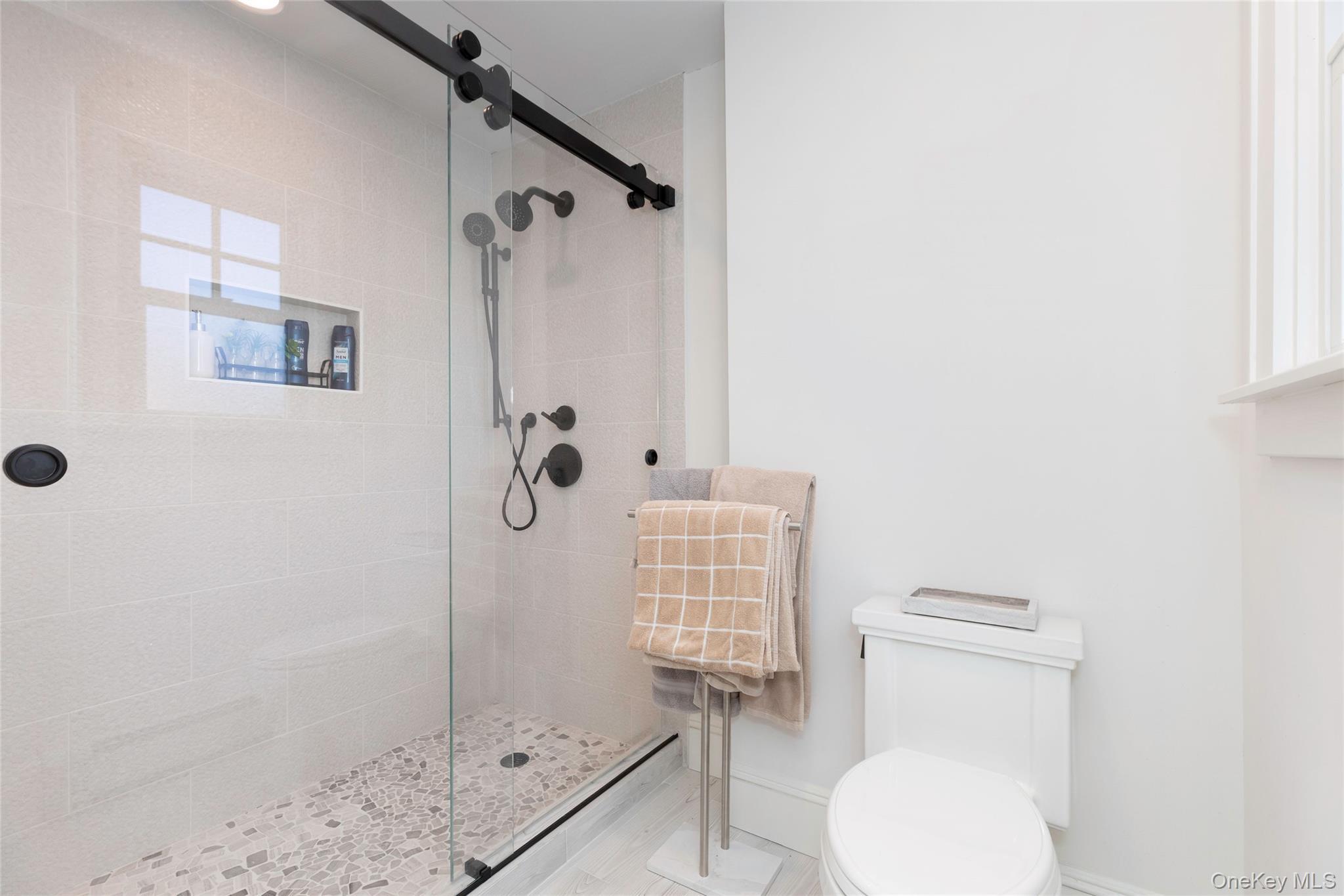 Single Family Bowne Bronx, NY 10464, MLS-982638-14