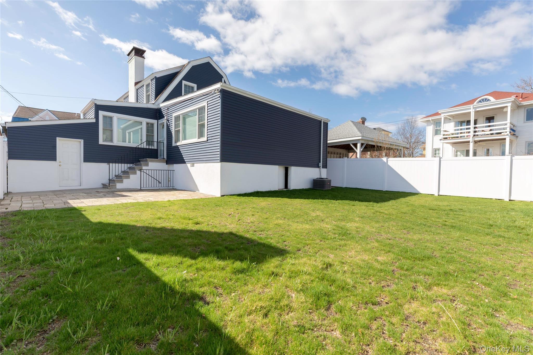Single Family Bowne  Bronx, NY 10464, MLS-982638-28