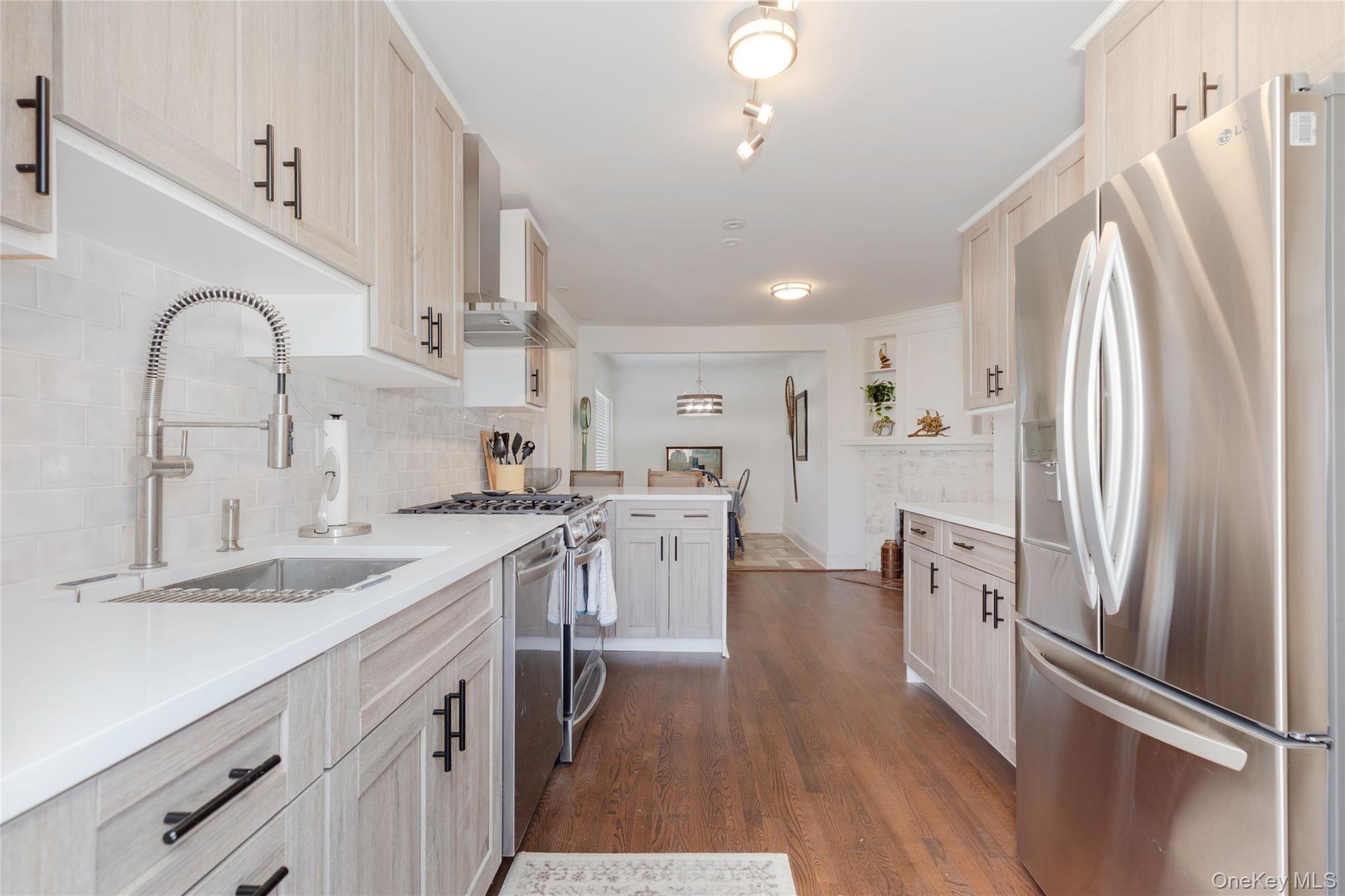 Single Family Bowne Bronx, NY 10464, MLS-982638-4
