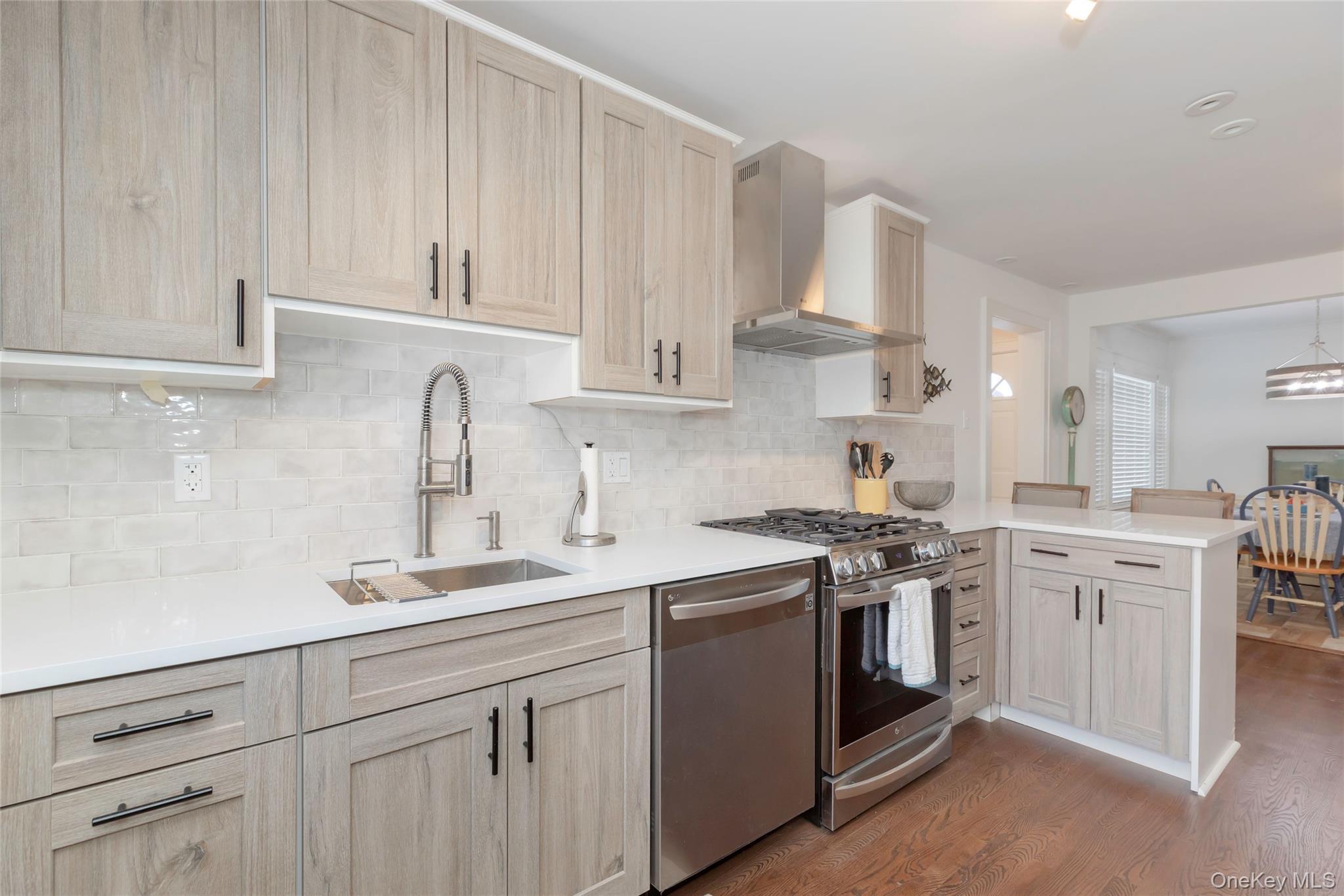 Single Family Bowne Bronx, NY 10464, MLS-982638-5
