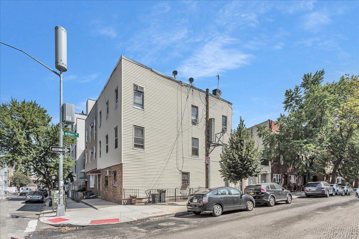 Single Family Manhattan  Brooklyn, NY 11211, MLS-982641-22