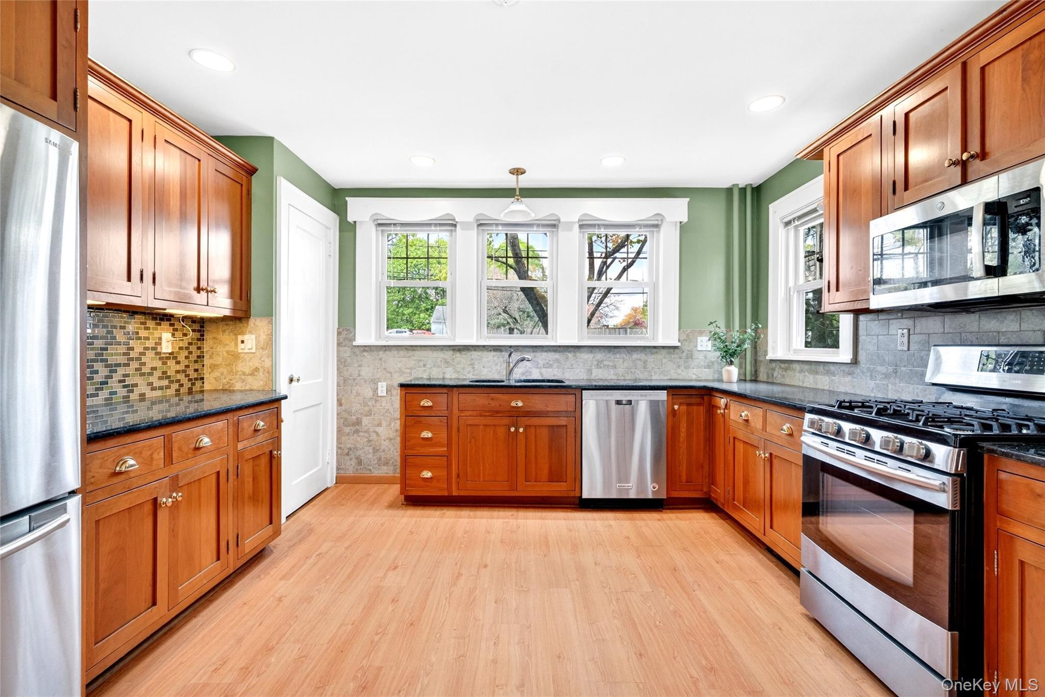Single Family Old Middletown  Rockland County, NY 10965, MLS-982654-16