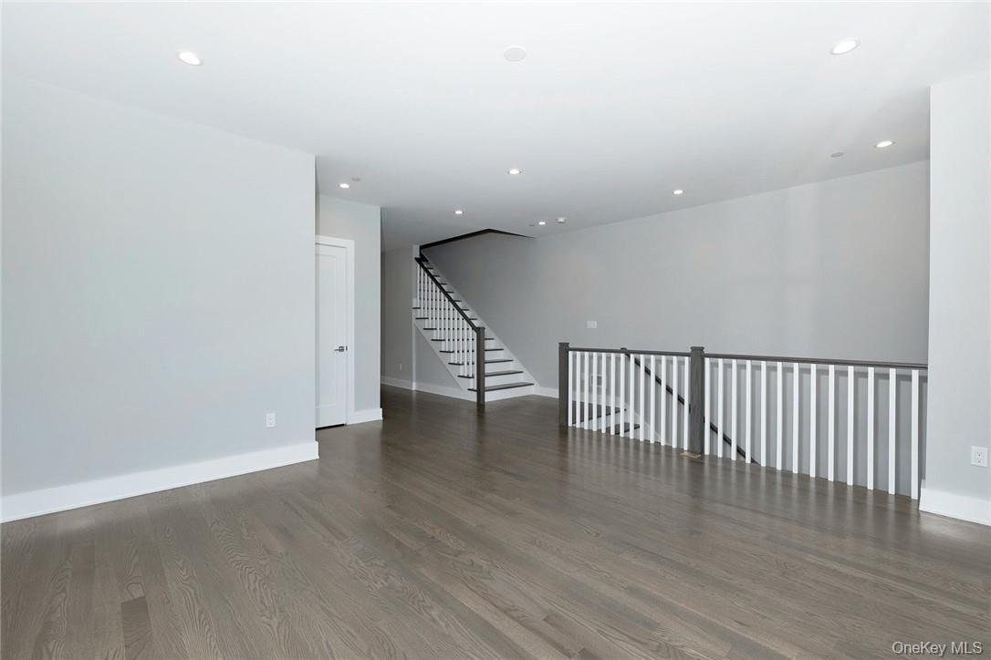 Condo Devoe  Westchester County, NY 10522, MLS-982668-10