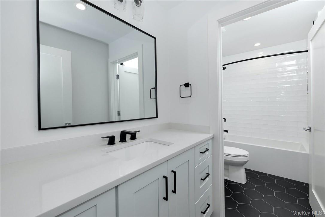 Condo Devoe  Westchester County, NY 10522, MLS-982668-16