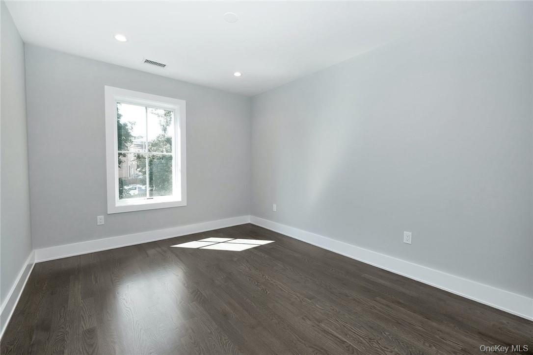 Condo Devoe  Westchester County, NY 10522, MLS-982668-19