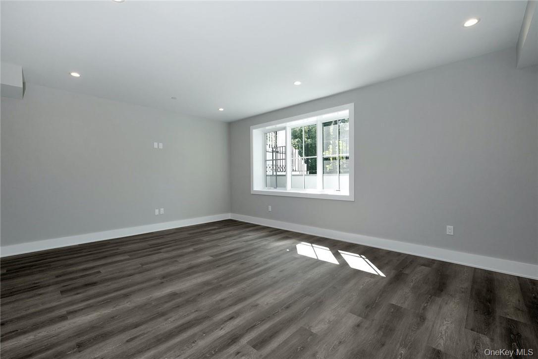 Condo Devoe  Westchester County, NY 10522, MLS-982668-22