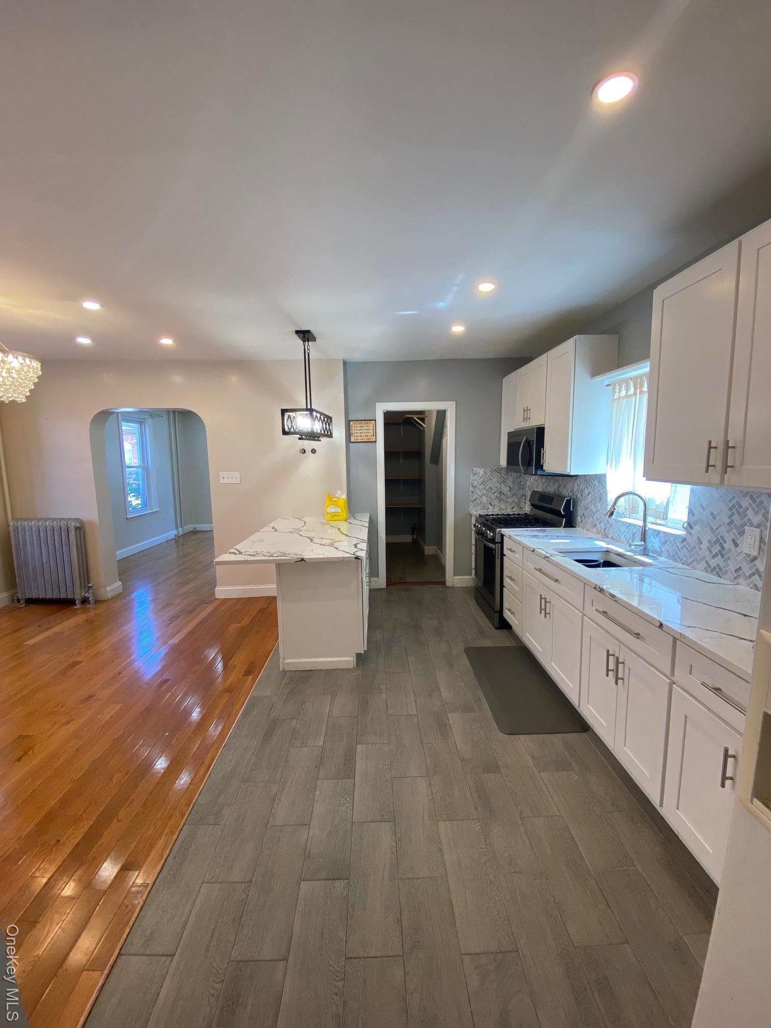 Single Family 239th Bronx, NY 10470, MLS-982682-8