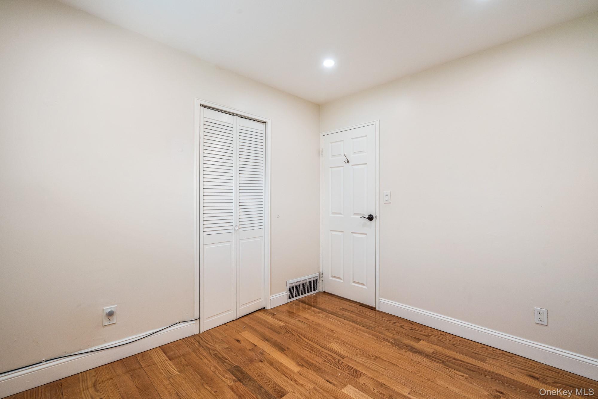 Single Family 39th  Suffolk County, NY 11751, MLS-982702-10