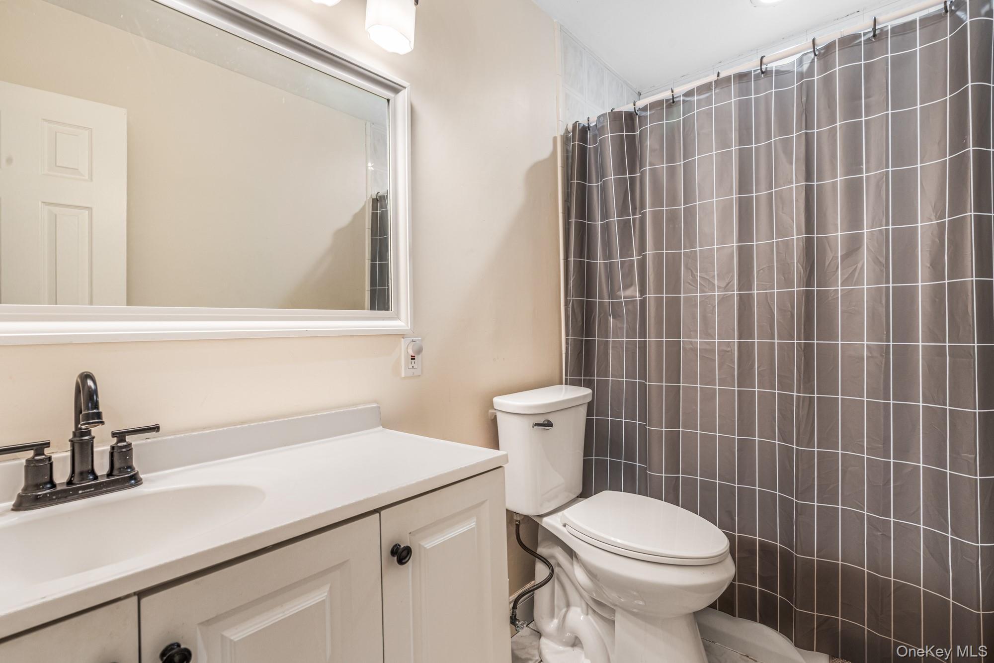 Single Family 39th  Suffolk County, NY 11751, MLS-982702-11