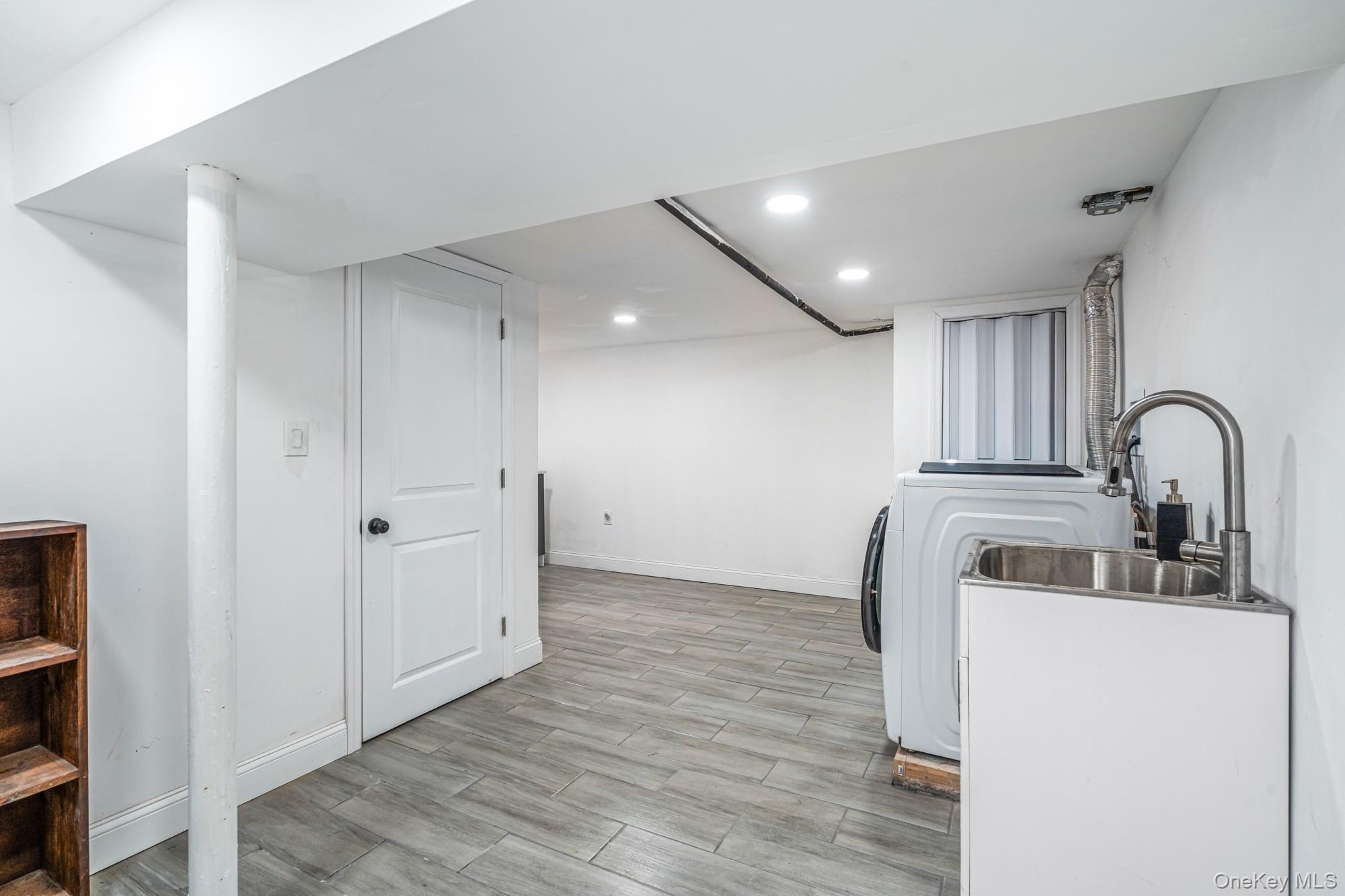 Single Family 39th  Suffolk County, NY 11751, MLS-982702-19