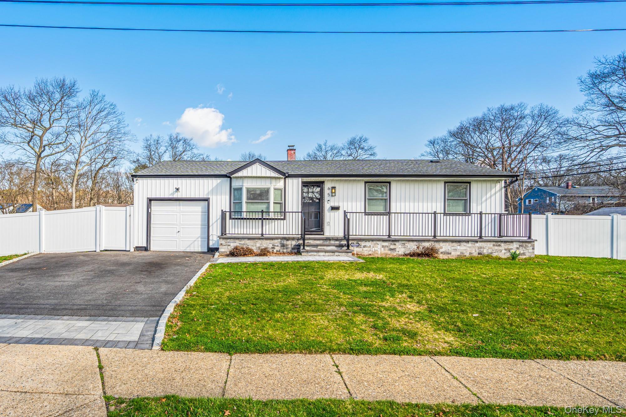 Single Family 39th  Suffolk County, NY 11751, MLS-982702-2