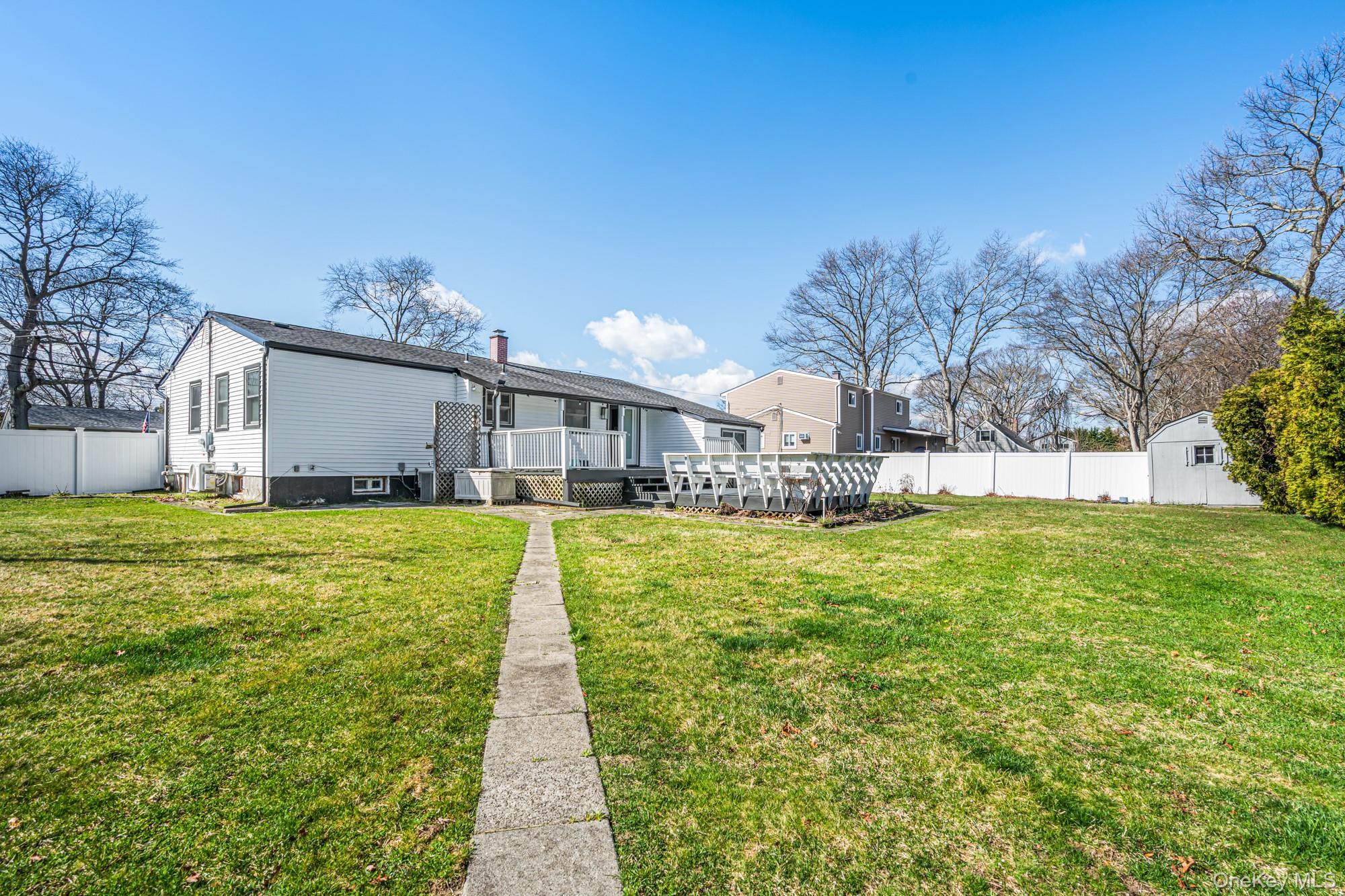 Single Family 39th  Suffolk County, NY 11751, MLS-982702-27