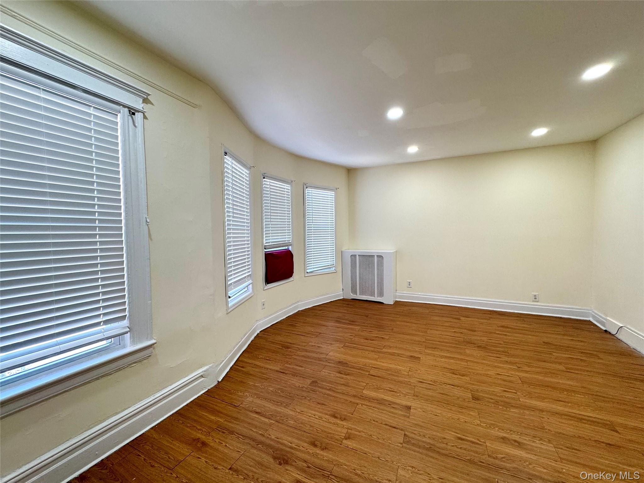 Single Family Parkview  Bronx, NY 10461, MLS-982710-13