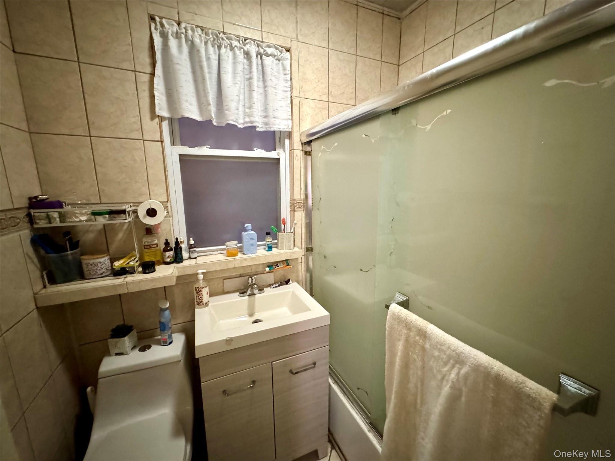 Single Family Parkview  Bronx, NY 10461, MLS-982710-20