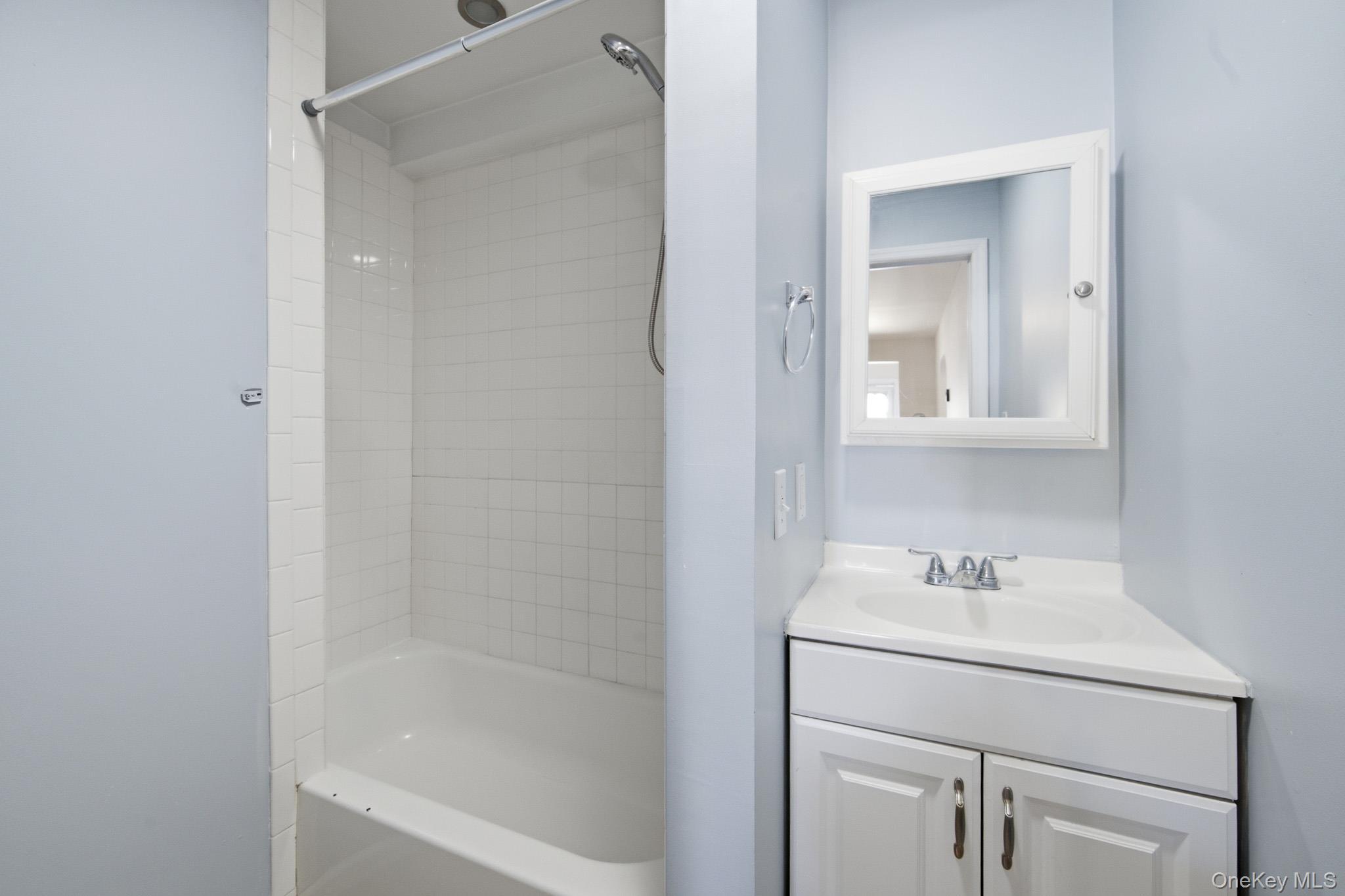 Single Family E Lakewood Street Suffolk County, NY 11772, MLS-982731-10