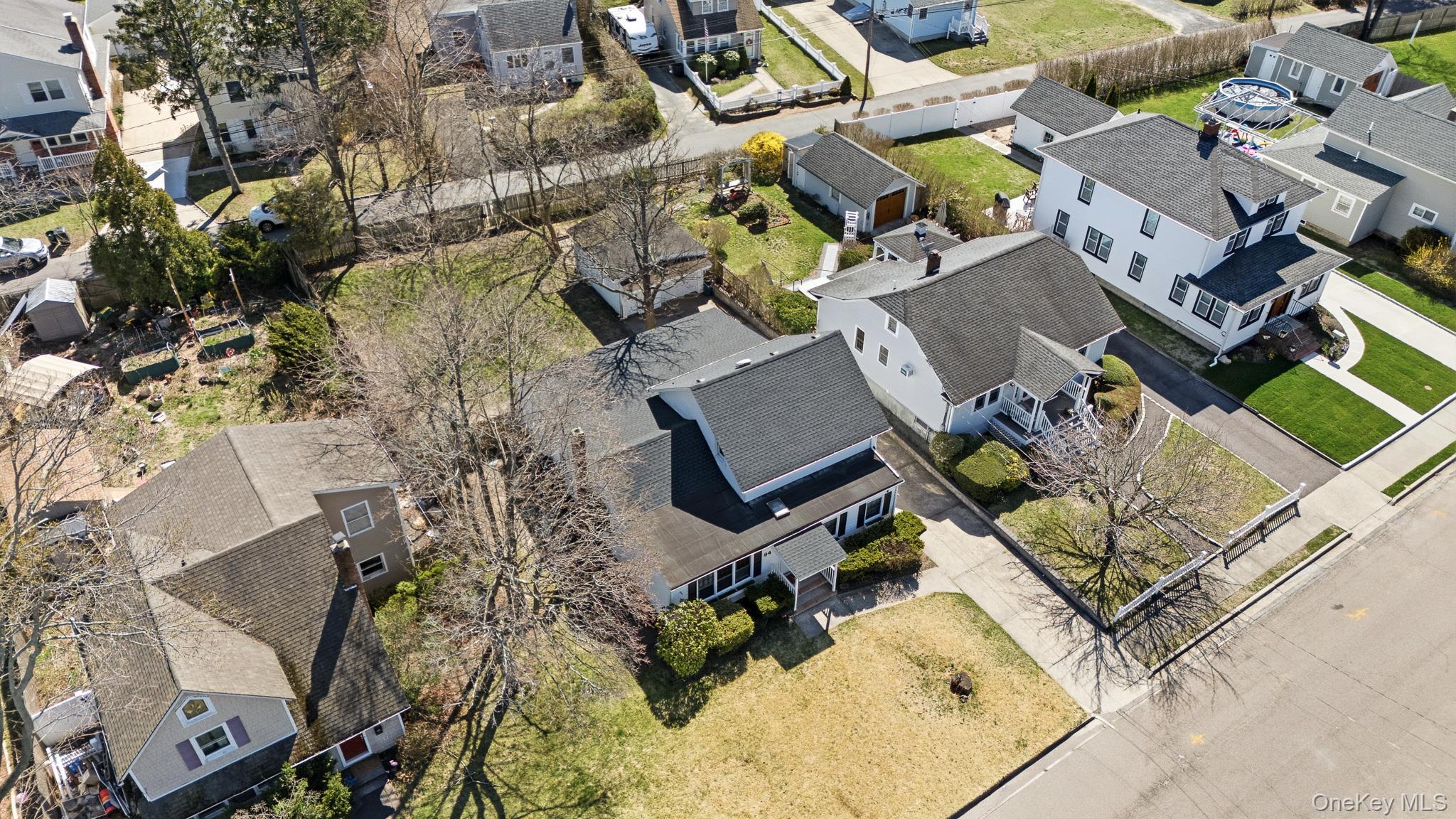 Single Family E Lakewood Street Suffolk County, NY 11772, MLS-982731-35
