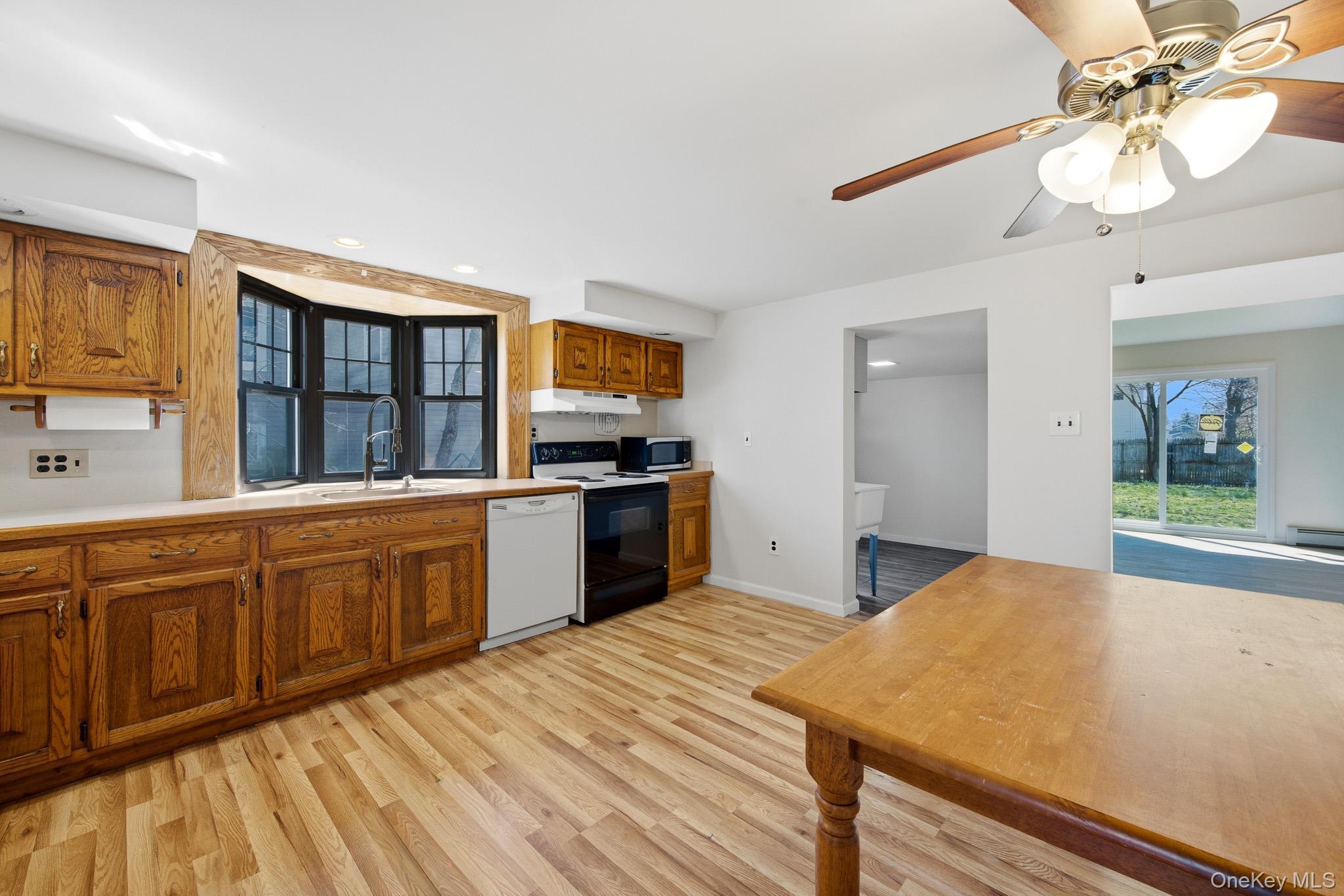Single Family E Lakewood Street Suffolk County, NY 11772, MLS-982731-6