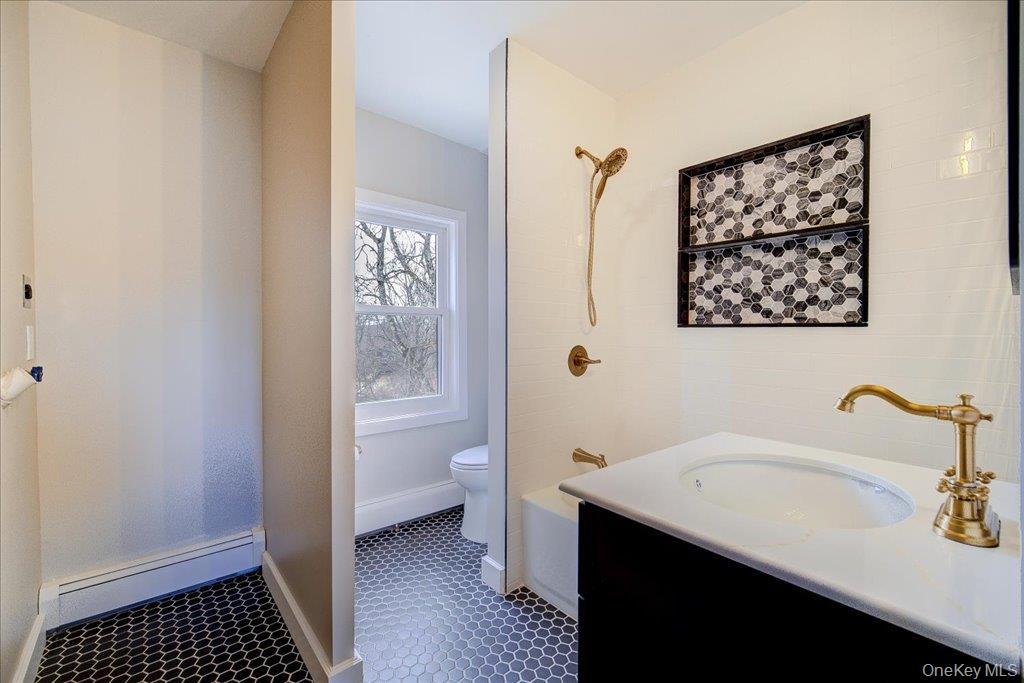 Single Family Main Dutchess County, NY 12590, MLS-982738-22