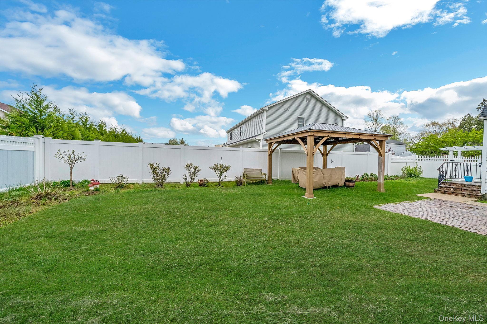 Single Family Ontario  Nassau County, NY 11758, MLS-982758-20