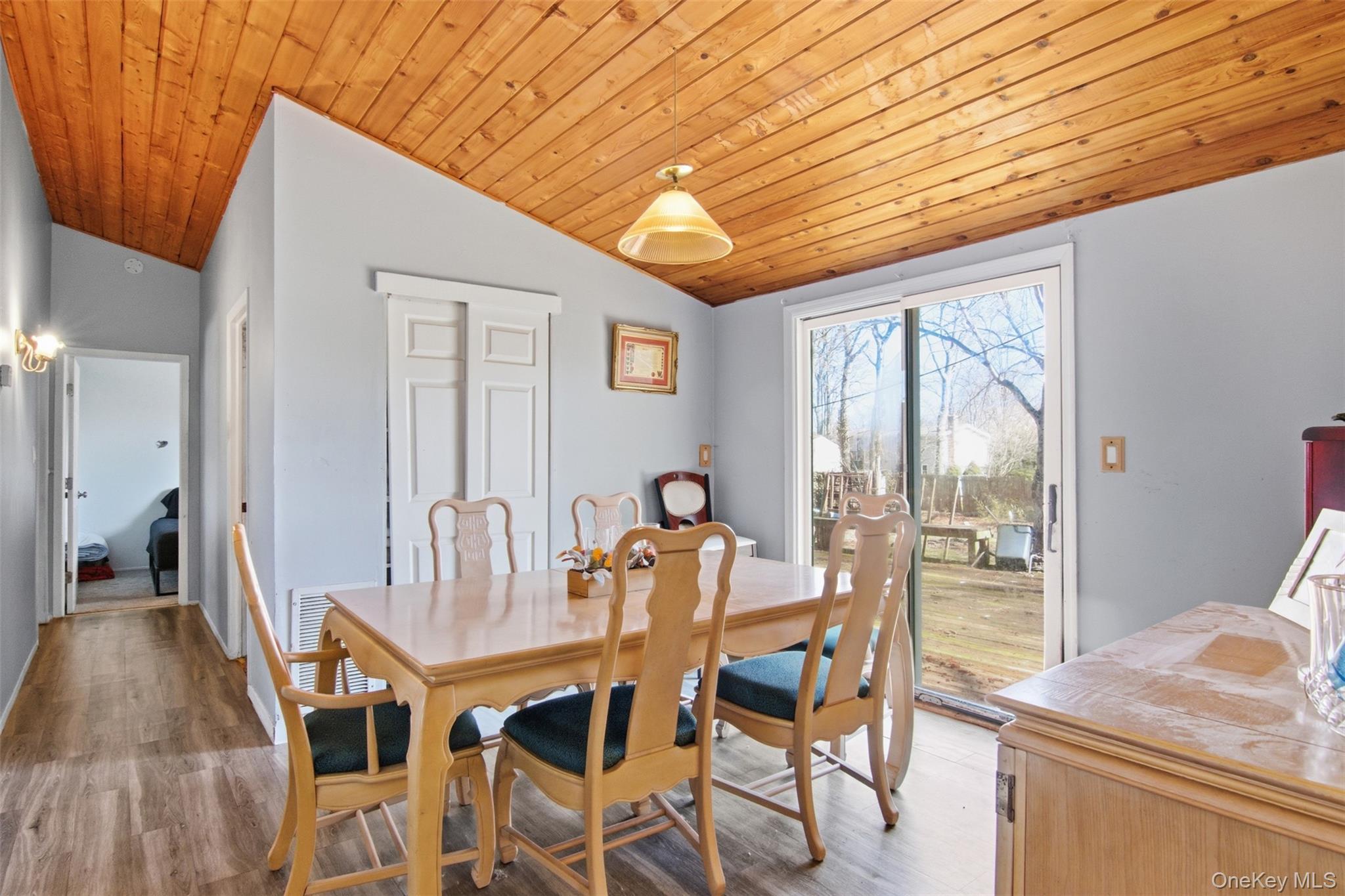 Single Family Lodge  Suffolk County, NY 11733, MLS-982774-11