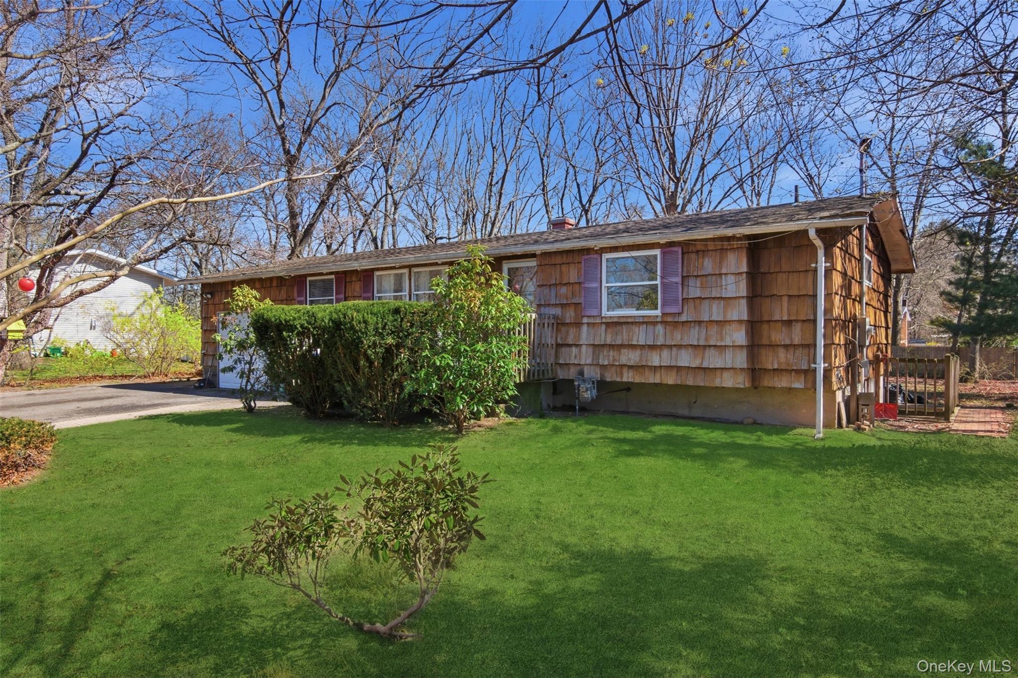 Single Family Lodge  Suffolk County, NY 11733, MLS-982774-2