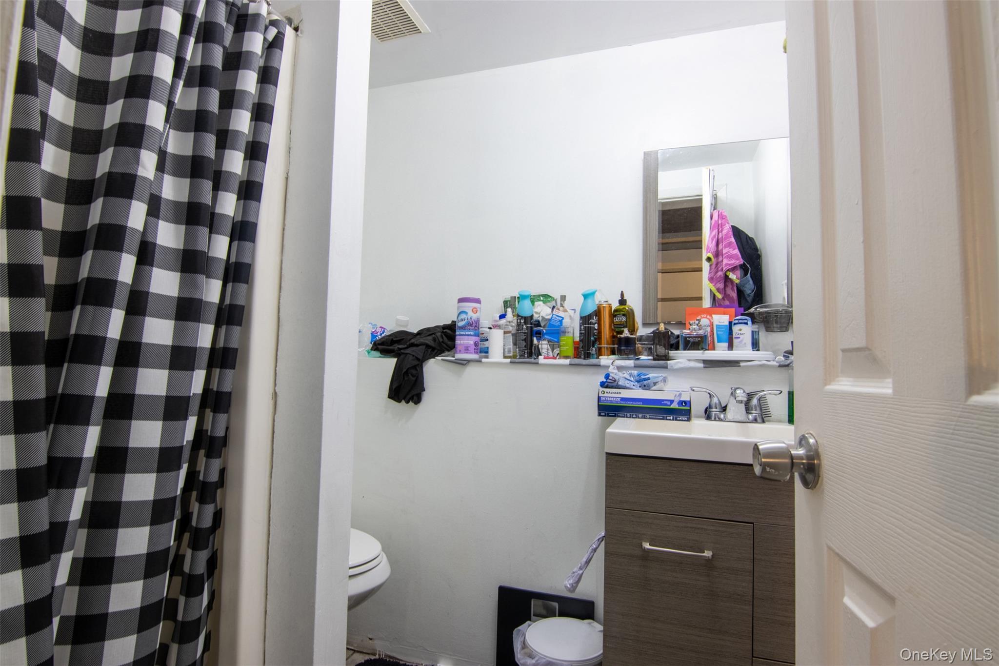 Single Family Lodge  Suffolk County, NY 11733, MLS-982774-23