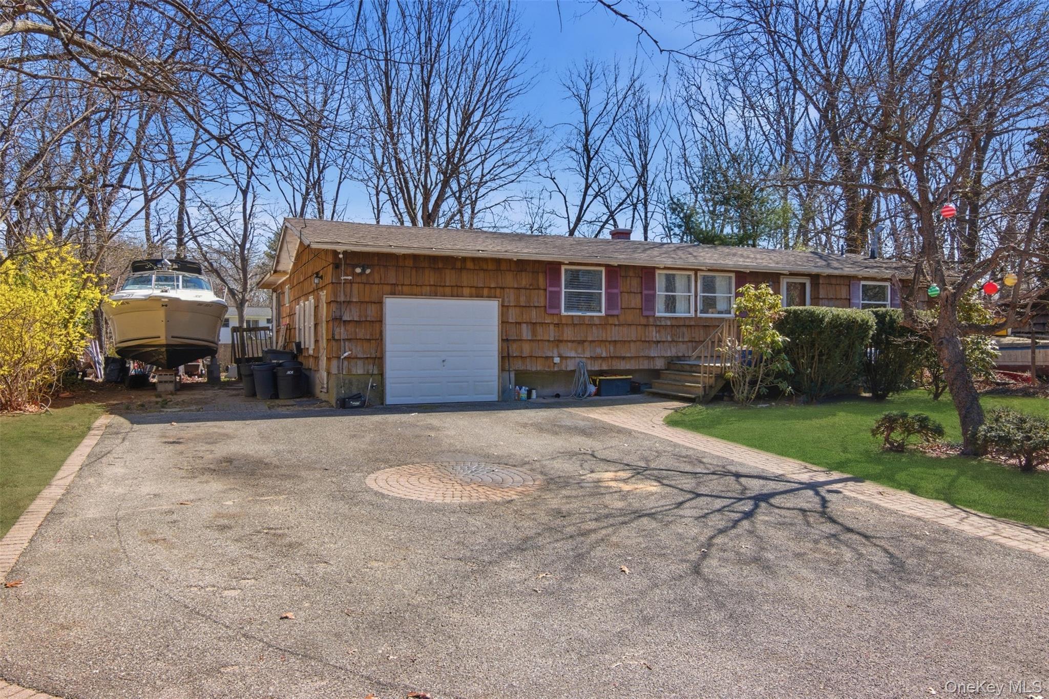 Single Family Lodge  Suffolk County, NY 11733, MLS-982774-3
