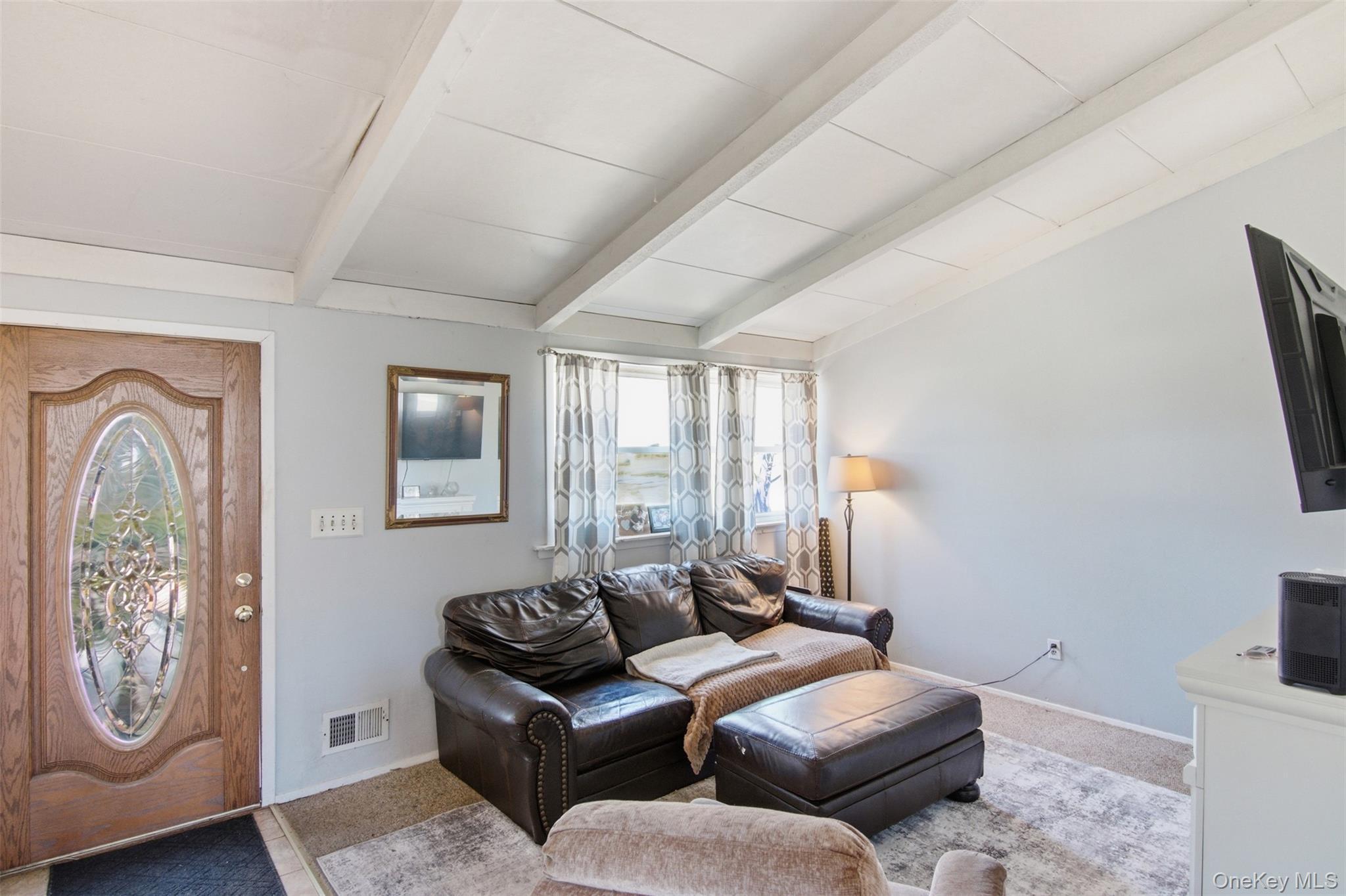 Single Family Lodge  Suffolk County, NY 11733, MLS-982774-4