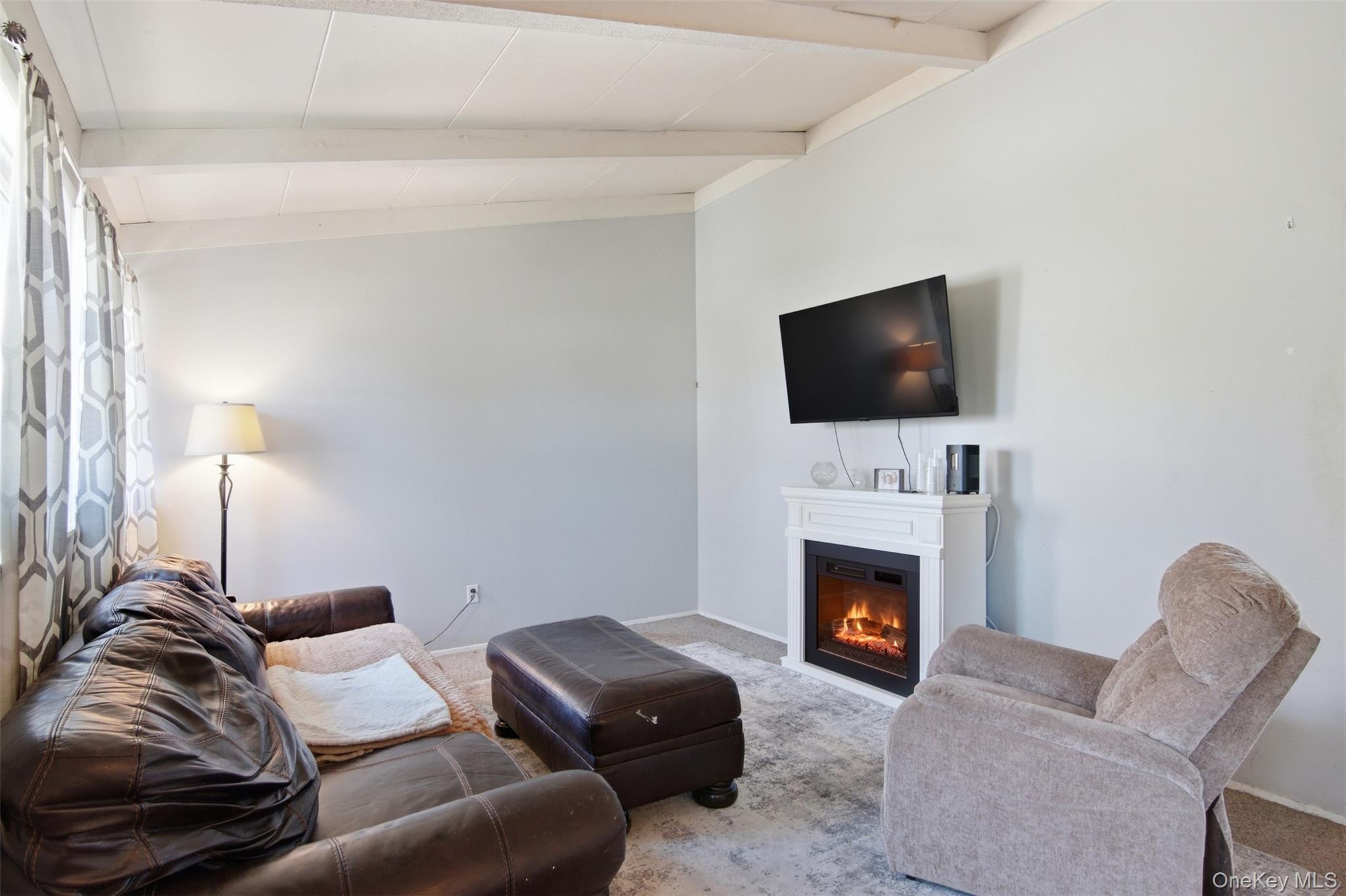 Single Family Lodge  Suffolk County, NY 11733, MLS-982774-6